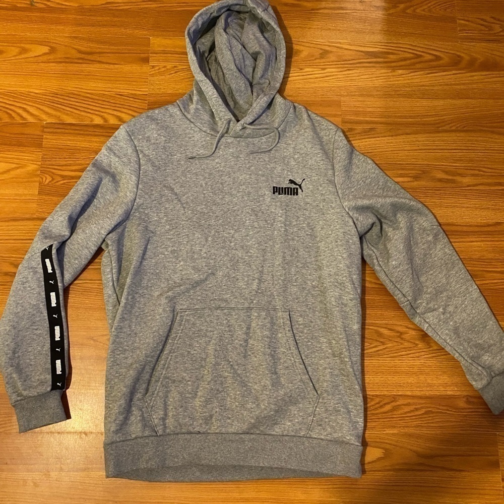 Puma Hoodie/ Sweatshirt size Large (FT)